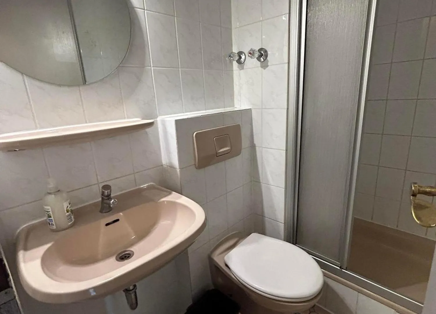 Low Budget Aubing Apartmenthostel Aub 162 Munich Hostel