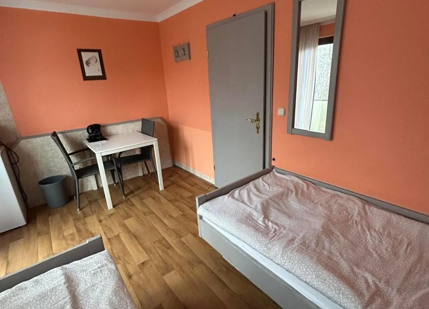 Hostel Low Budget Aubing Apartmenthostel Aub 162 Münih Almanya
