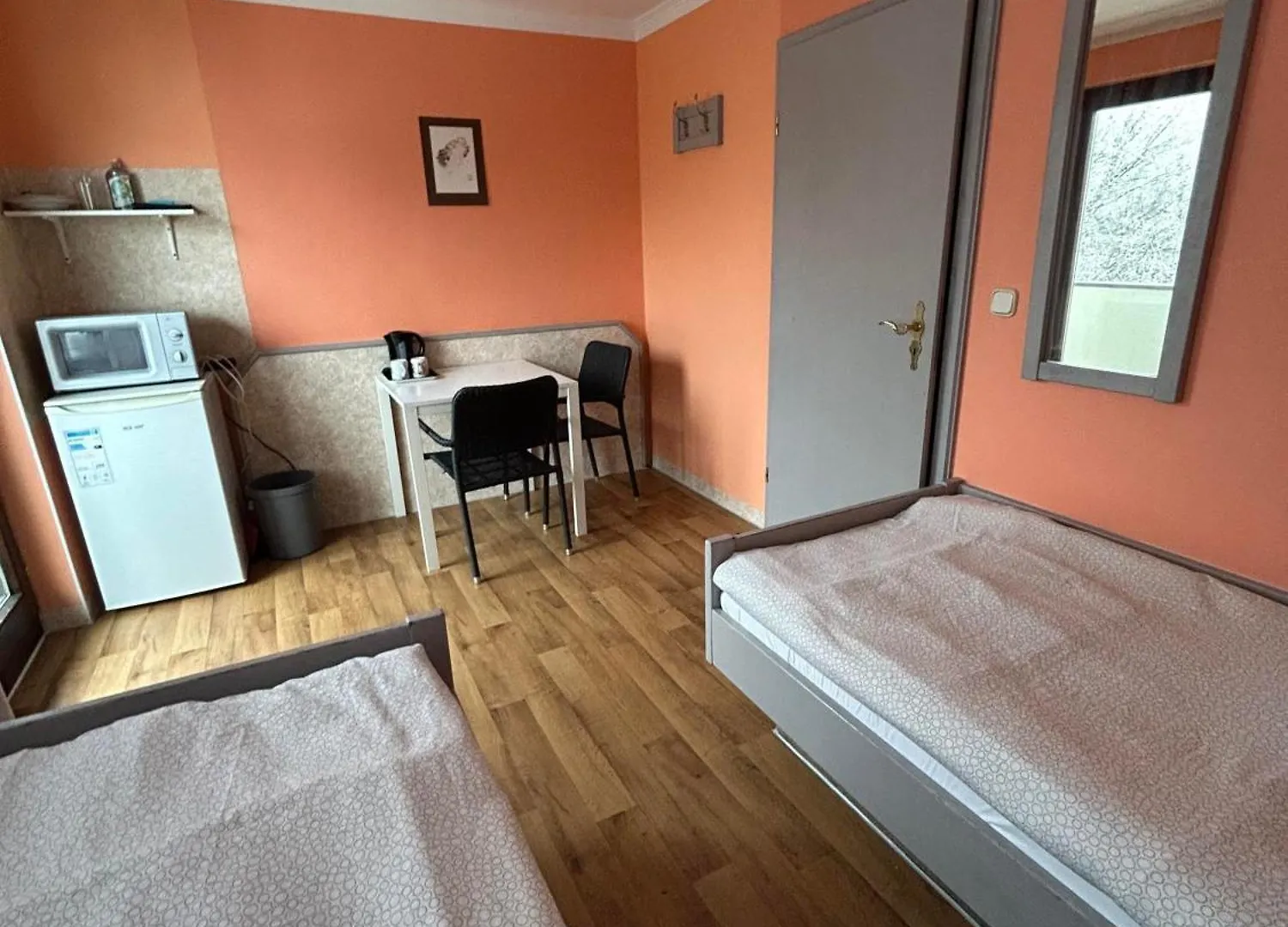 Low Budget Aubing Apartmenthostel Aub 162 Münih