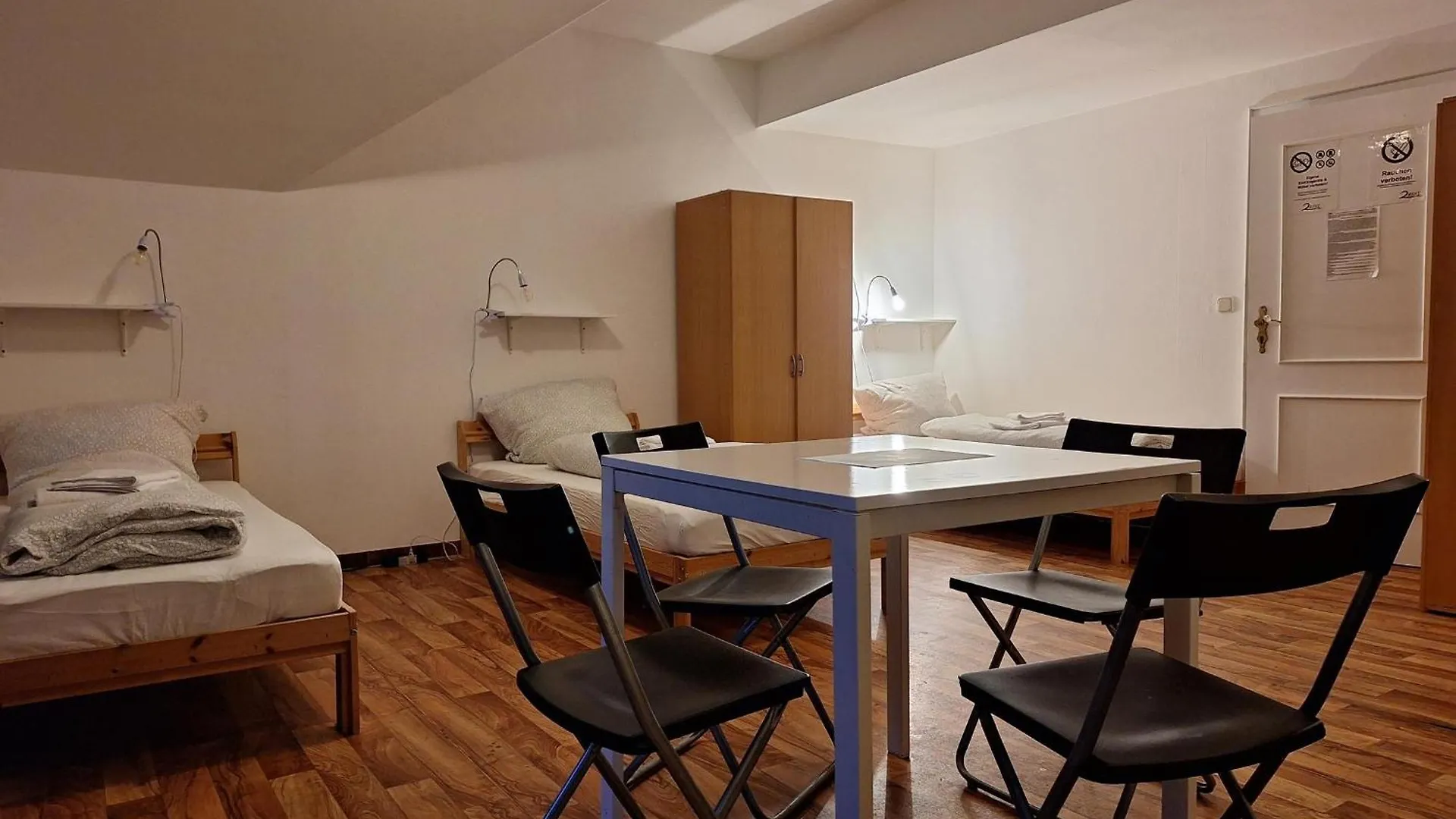 Hostel Low Budget Aubing Apartmenthostel Aub 162 Münih Almanya