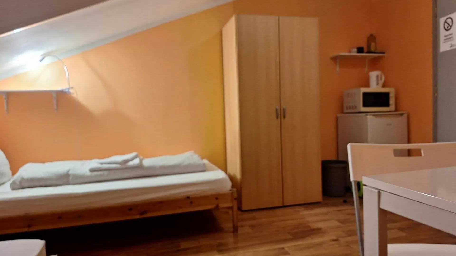 Hostel Low Budget Aubing Apartmenthostel Aub 162 Münih