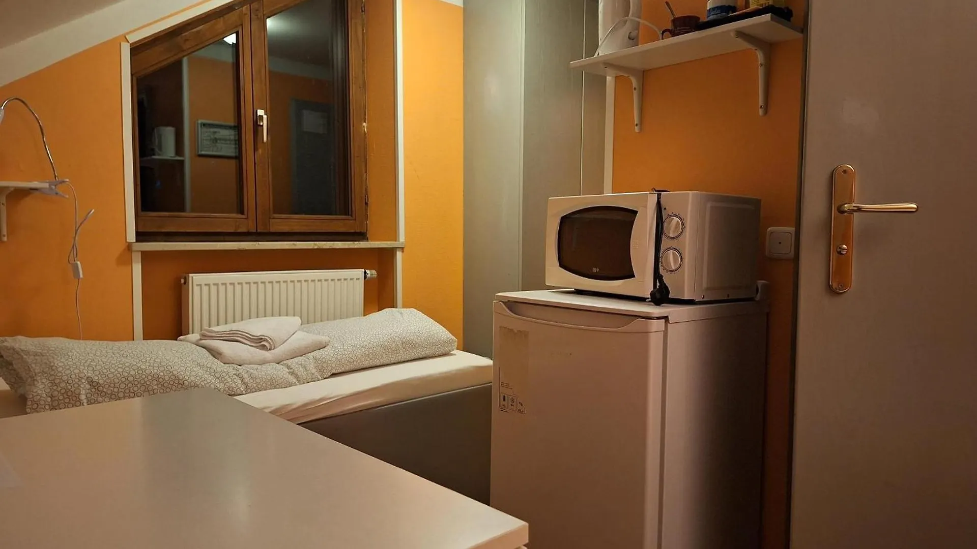 Low Budget Aubing Apartmenthostel Aub 162 Münih Hostel