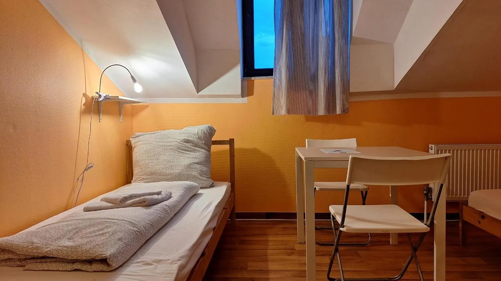 Hostel Low Budget Aubing Apartmenthostel Aub 162 Münih Almanya