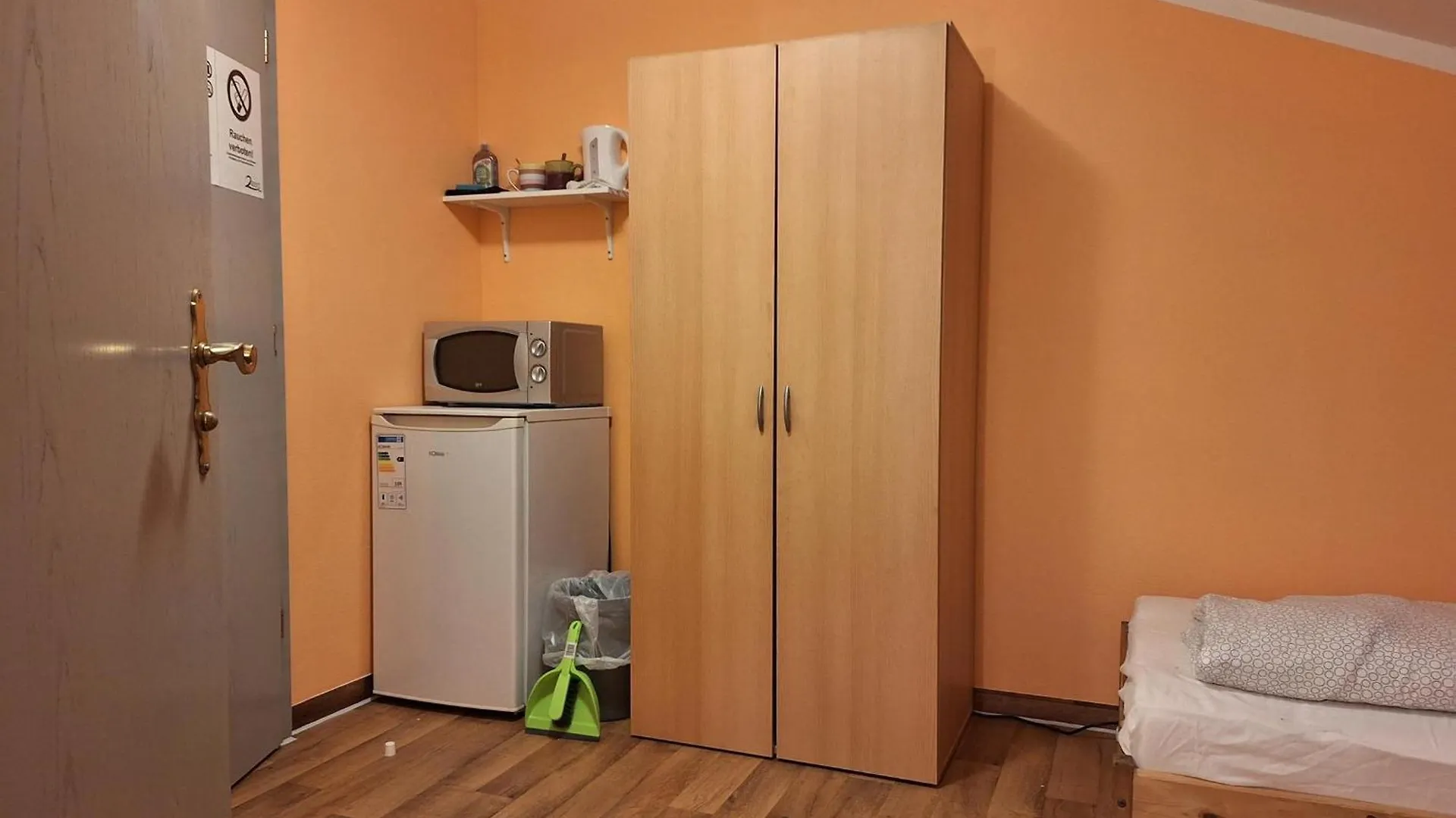 Low Budget Aubing Apartmenthostel Aub 162 Monaco di Baviera
