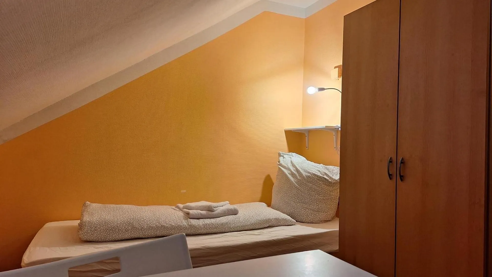 Low Budget Aubing Apartmenthostel Aub 162 Münih Hostel