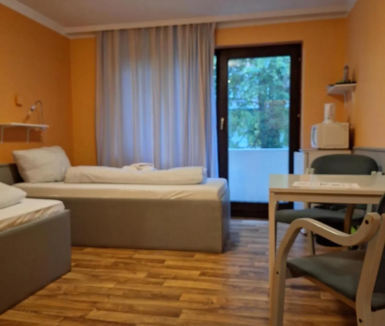 Low Budget Aubing Apartmenthostel Aub 162 Münih Hostel