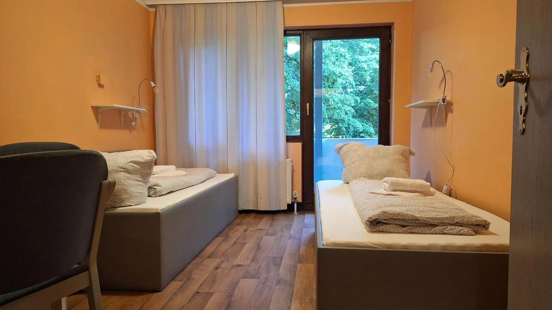 Low Budget Aubing Apartmenthostel Aub 162 Münih Hostel